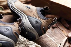 ARIAT ® Ladies’ Terrain Ease H2O Boots Oily Distressed Brown Hot