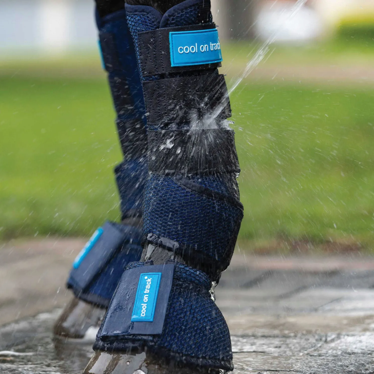 BACK ON TRACK BOT LL Back on Track® Cool on Track™ Quick Wraps Blue Hot