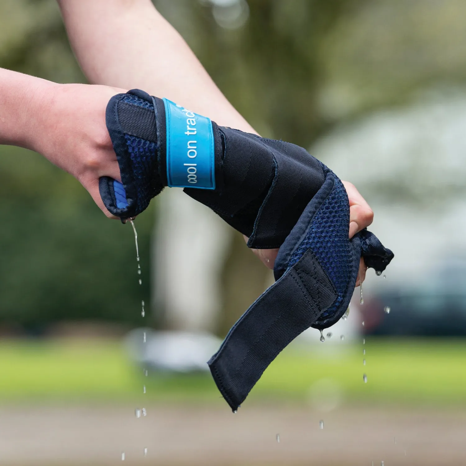 BACK ON TRACK BOT LL Back on Track® Cool on Track™ Quick Wraps Blue Hot