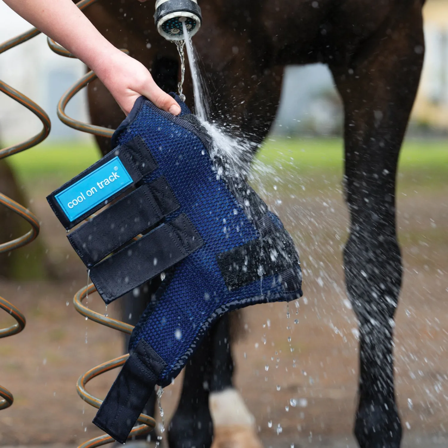 BACK ON TRACK BOT LL Back on Track® Cool on Track™ Quick Wraps Blue Hot