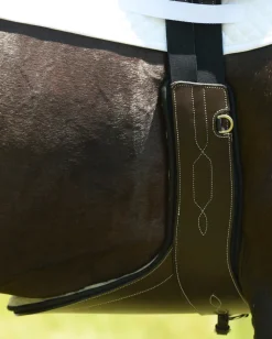 EQUIFIT ® Anatomical BellyGuard Girth with SheepsWool™ T-Foam Liner Brown/Black Hot