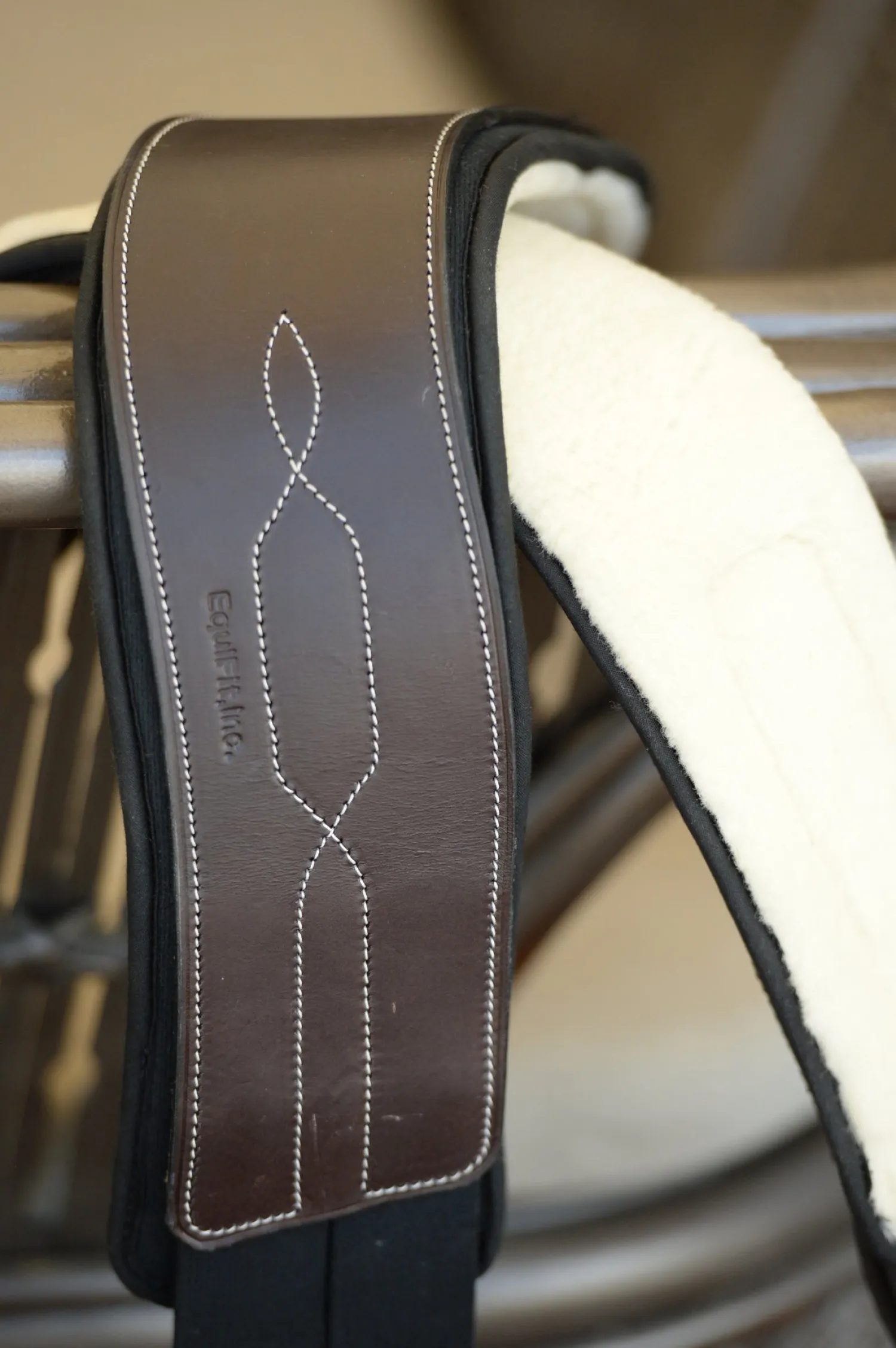 EQUIFIT ® Anatomical Hunter Girth with SheepsWool™ T-Foam Liner Outlet