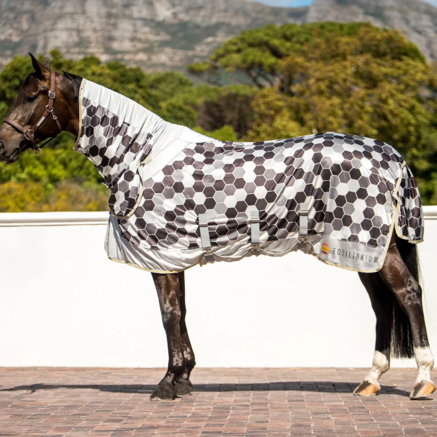 WORLD EQUSTRN BRNDS Equilibrium Field Relief Fly Sheet White/Black/Grey