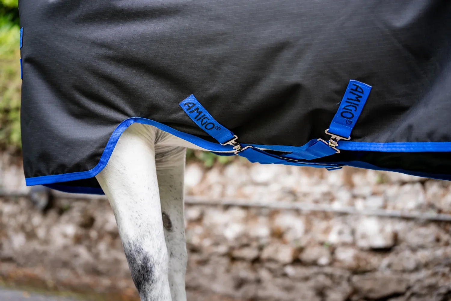 HORSEWARE ® Ireland Amigo® Ripstop 900D 200 Gram Standard Neck Pony Turnout Black/Classic Blue Online