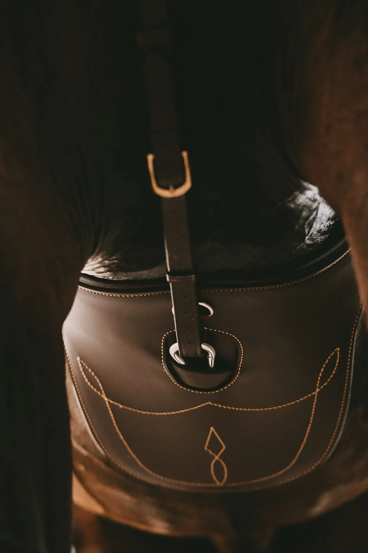 KENTUCKY HORSEWEAR Stud Girth Brown Hot