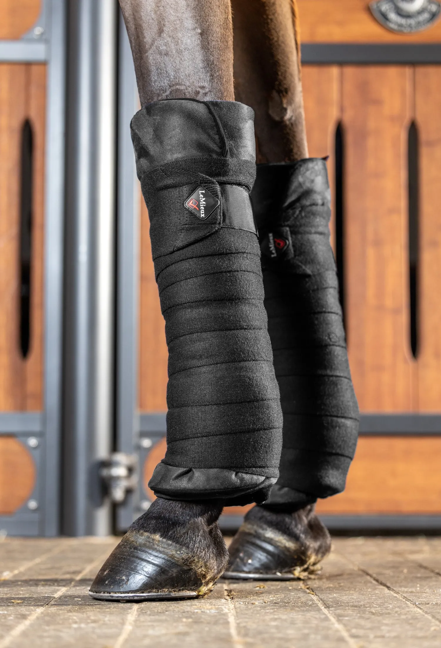 HORSE HEALTH TRADE LeMieux® Stable Bandages Black Online