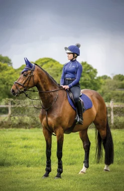 HORSE HEALTH TRADE LeMieux® Suede Close Contact Square Pad Best