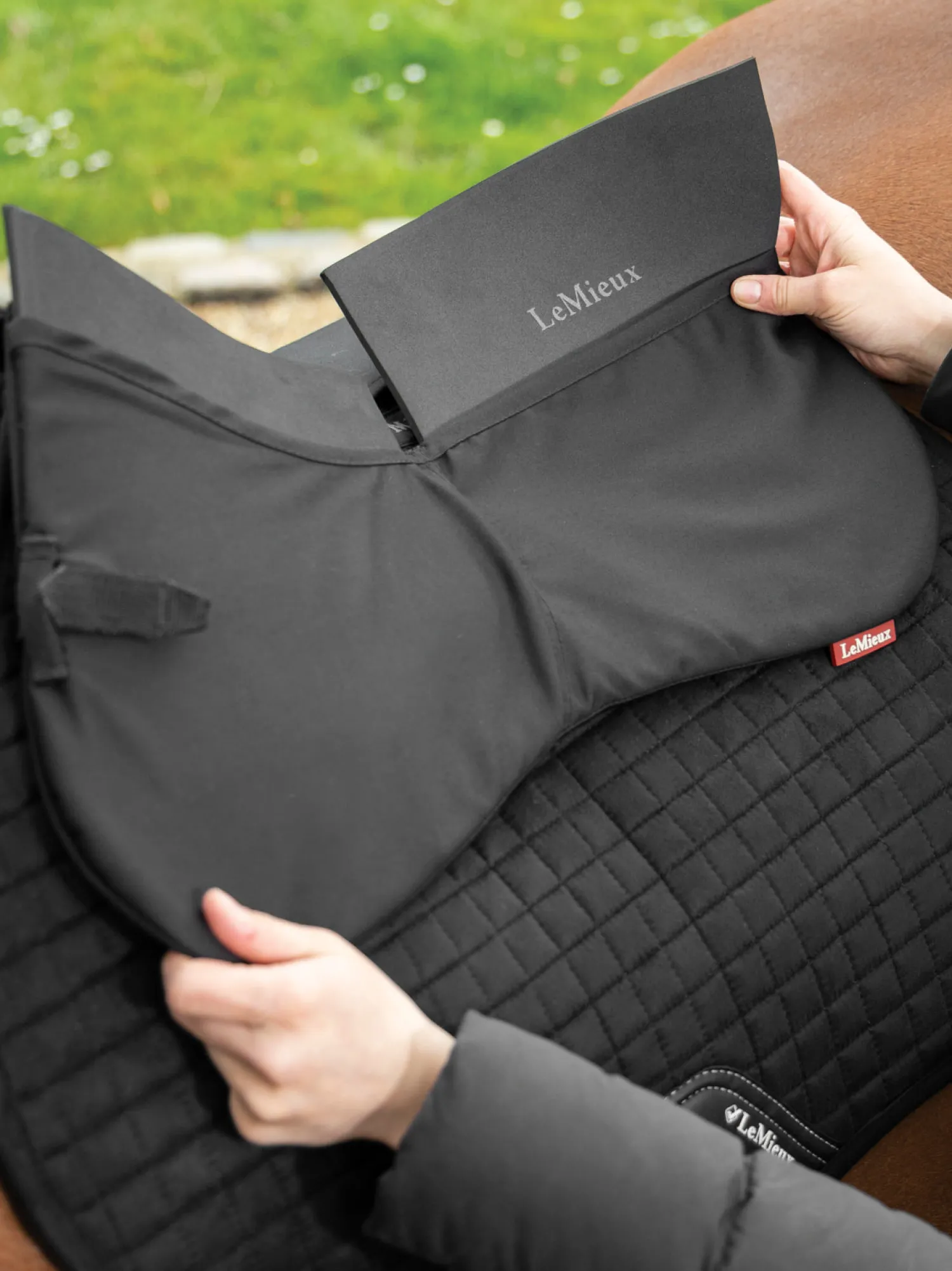 HORSE HEALTH TRADE LeMieux® ProSorb Plain 2-Pocket Half Pad Black