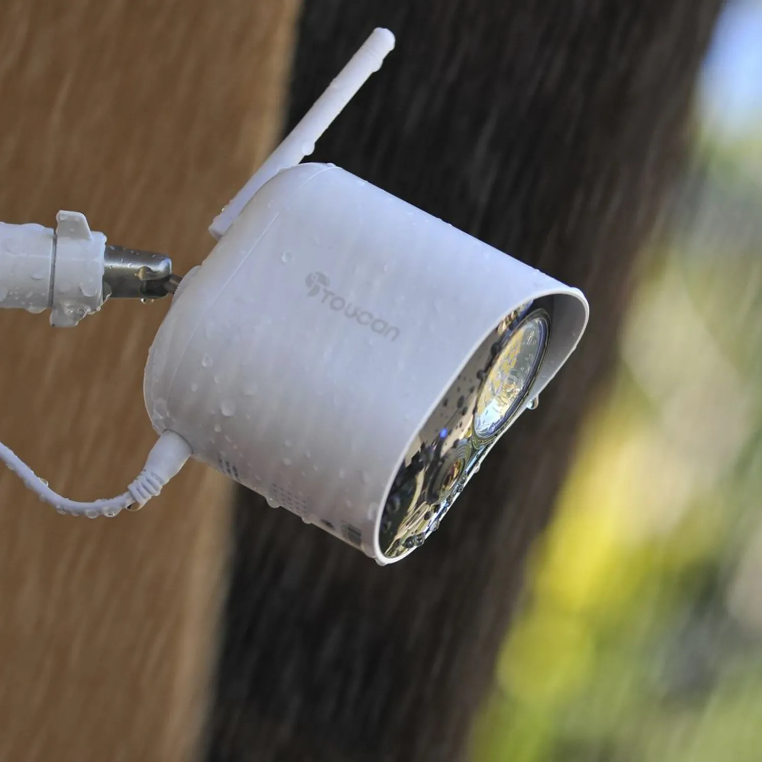 FULFILLMENT SERVICES Toucan® Security Floodlight Camera Outlet