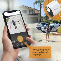 FULFILLMENT SERVICES Toucan® Security Floodlight Camera Outlet