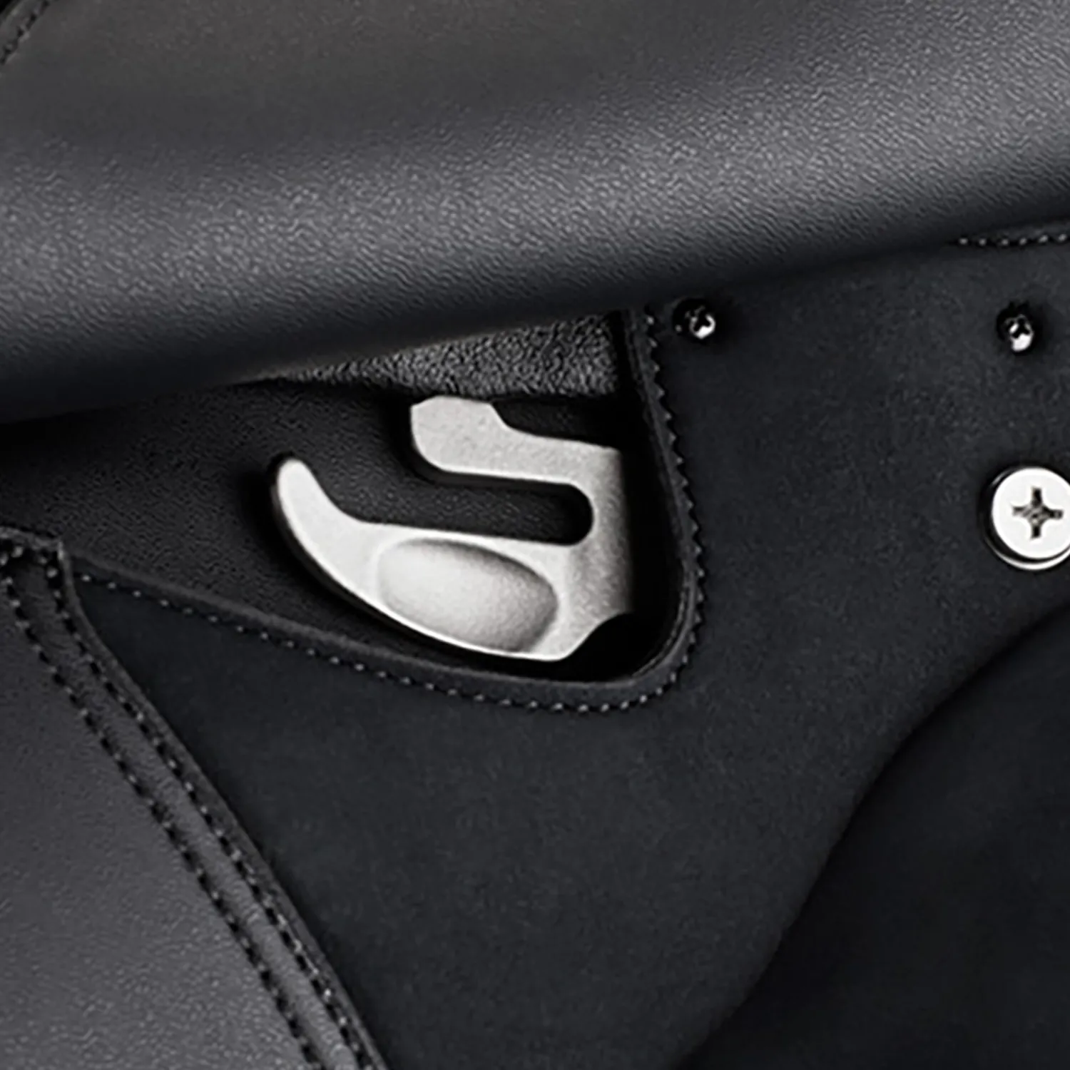 SADDLERY BRANDS INTL Wintec Pro Dressage Saddle with HART Black Clearance